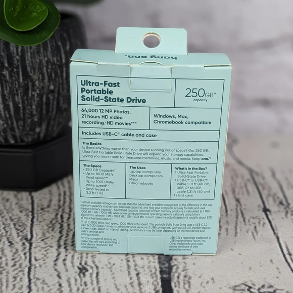 Onn portable solid state drive 250GB ultra fast - Picture 3 of 5